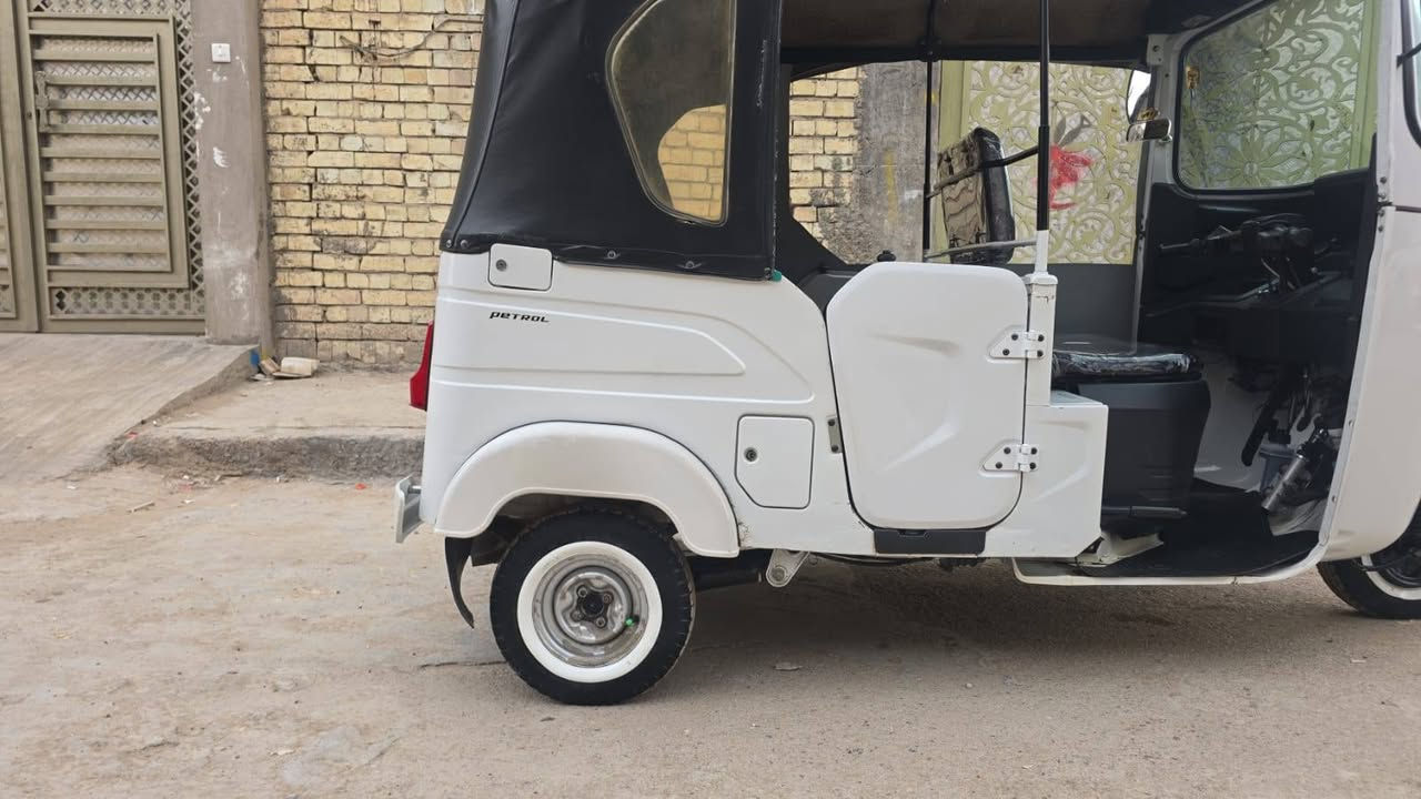 السلام عليكم
للبيع تكتك كفاله عامه 
مديل 2022/12/29 
رقم بغداد تحويل مباشر 
بسمي 
مكينه مكفوله من الفتح والتبخير والنتقيص 
*********** 
بغداد الكماليه قرب مسشفى الفضيله 
السعر 10 مليون
