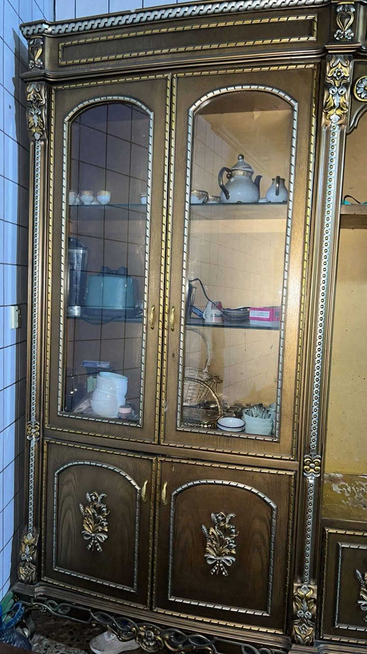 السلام عليكم 
معرض ملكي للبيع صاج اصلي باب اول نضيف جداً
بغداد ***********
