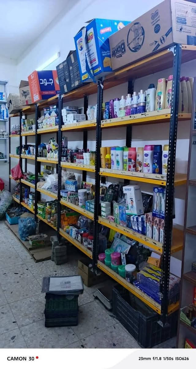سلام عليكم جمعة مباركة 

اسواق للبيع على الشارع العام تحتوي على 6 عارضات عمودية  و3 بطحية وحده للمحل واثنين مال ابو الموطة 
وتحتوي على سفينة 2 
وسلات جبس 2 
ايجار المحلات 250
الموقع حي طارق القديم مقابيل افران النرجس 
للاستفسار الاتصال على الرقم 
***********
