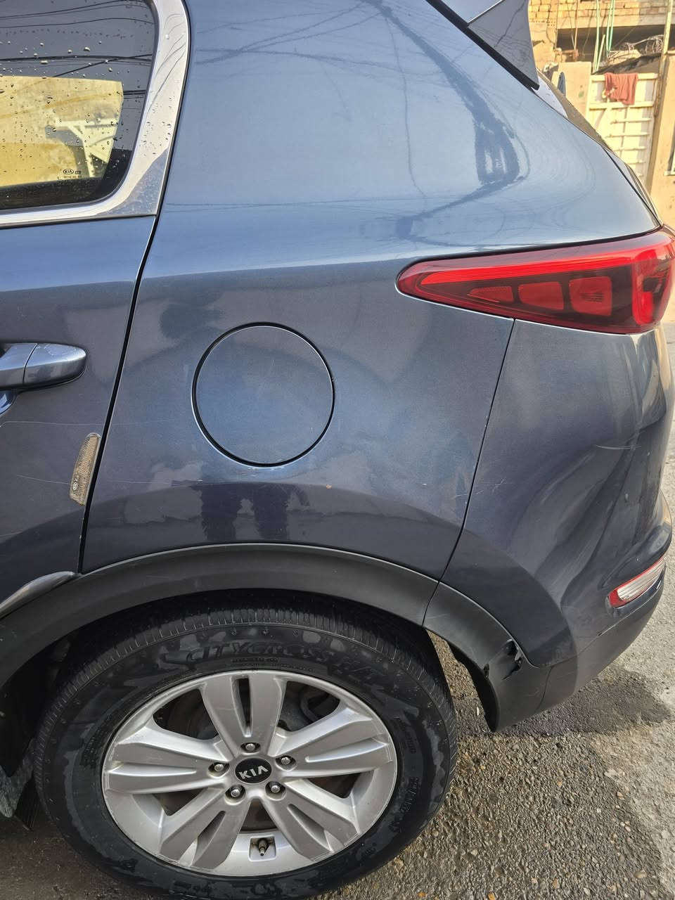 ((((السلام عليكم ))))
للبيع 
كيا سبورتج 
موديل 2017 
اللون حبري 
مواصفات  نص فول 

وارد امريكي 
صور الحادث مرفوقة وية المنشور 

(((السعر ))) 

(((145)))
للتواصل ***********
