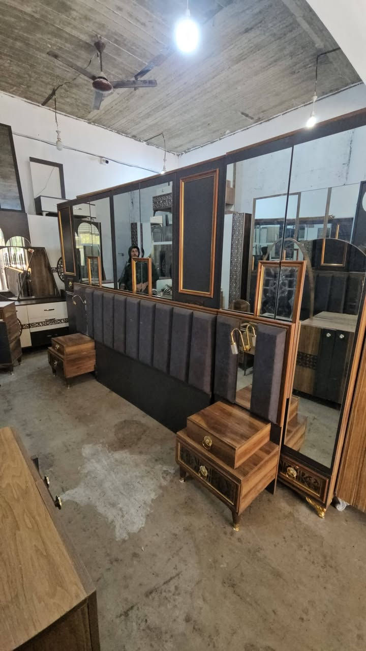 غرفه نوم تسع قطع ابو البيبان سعره مليون ويا شد وين نقل؟》***********》***********》
