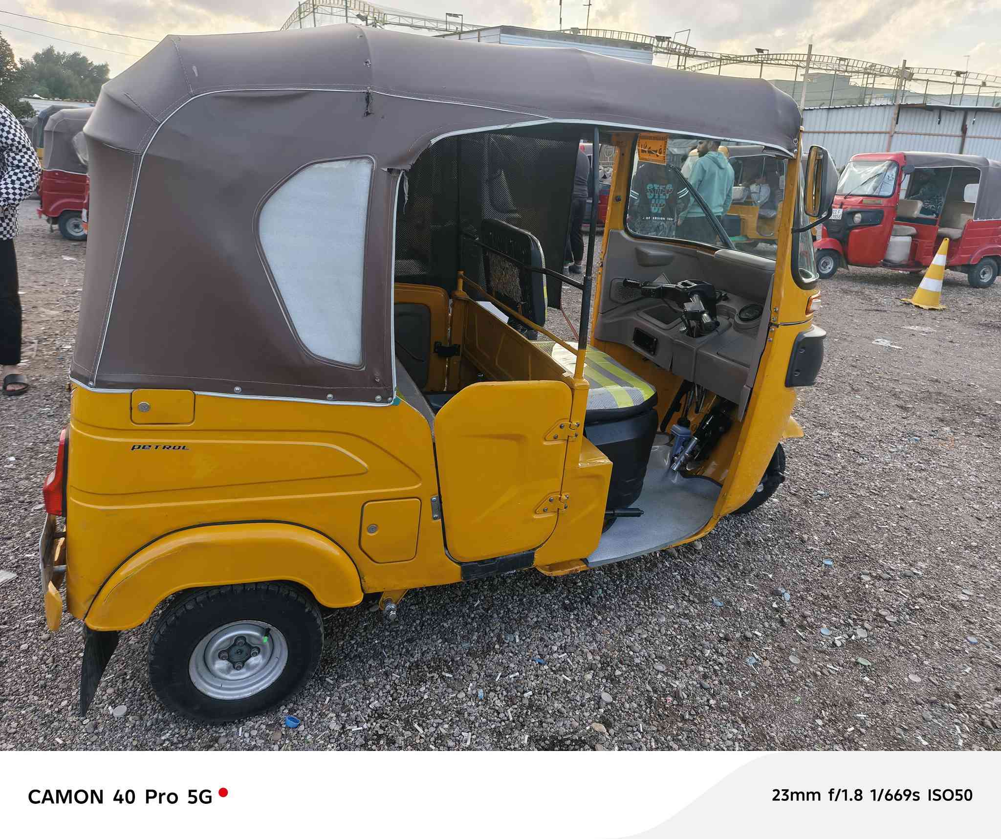 تكتك للبيع موديل 22 رقم وسنويه السعر 8 و300 الشراي يتصل ع هاذا الرقم *********** مكاني بغداد حي العامل
