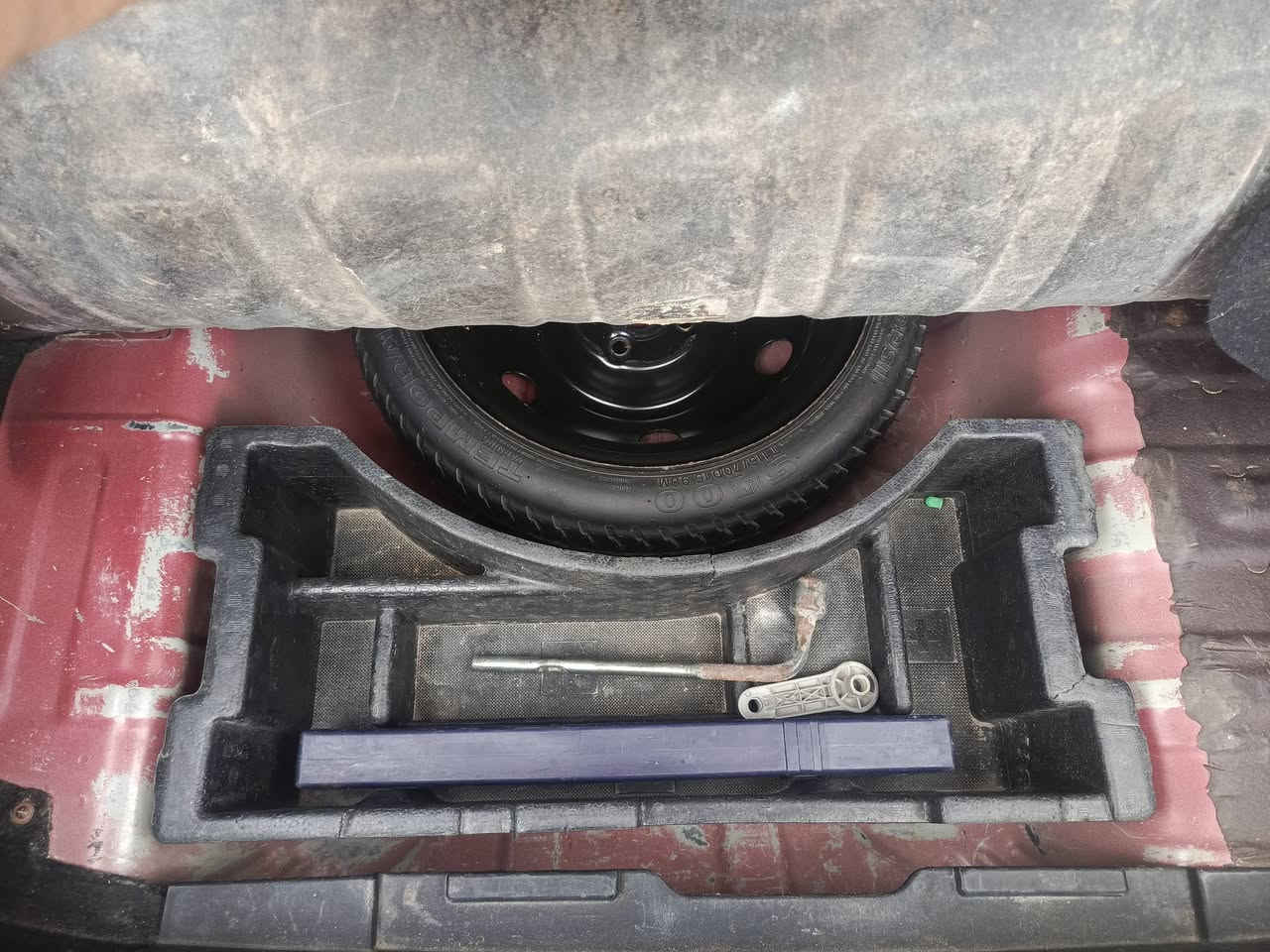 اكسنت ٢٠١٠ وارد امريكي حادثه بنيد مبدل نفس لون ويرباك ستيرن طاك  ولبقيه ليبل واحد مكينه ١٦٠٠ مكينه كير جدد تبريد تدفئه جديد كهربائياته كله شغاله ولا جطل صدر أمامي خلفي جديد تخم تاير باتري جديد سبيره وعدته مال شركه موجودات شاشه كامره سياره عليه ادامه كامله  جام جوبي ارقام نكليزي ديالى بسمي سعر ٨٨ وبيه مجال عنوان حي جهاد الحمدانية ***********
