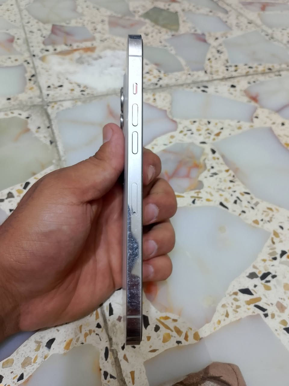 سلام عليكم ايفون ١٢ برو ماكس جهاز جدآ ما مفتوح ابد ذاكره ٢٥٦ بطاريه ٨١ سعر ٤٧٥ الف بي مجال بصيط جدا *********** واتساب متوفر مكاني بغداد حي جهاد
