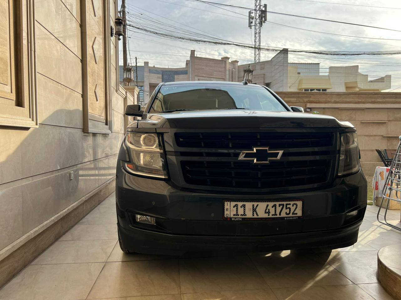 تاهو موديل 2019  ) امريكي اعلى مواصفات  فورويل سلايد ماشيه 93000ميل
حالة السيارة ممتازه صيانه 100% 
‎المواصفات:
‎فول مواصفات 1/1
‎8V 5.3 محرك
‎سلايد (فتحة قمارة)
‎كراسي جلد 
‎كراسي كهرباء
‎كراسي خزن(ميموري)
‎كراسي تدفئة+تبريد
‎كراسي خلفيه كهرباء
‎كراسي خلفيه تدفئة
‎تبريد خلفي شاشه
‎رادار
رادار جانبي
نظام الحفاض على مسار السيارة
قيادة ذاتيه
‎كروس سرعه
‎خمس بصمات
‎فول تحكم استيرن(جهتين امامي+جهتين خلفيل
‎استيرن كهرباء
‎استيرن تدفئة
‎شاشه عرض الأعطال 
‎صندوق كهرباء(شفط)
‎فتح صندوك تلقائياً عن طريق القدم
‎دبل گير(عادي+اوتوماتيك)
‎دبل حساس(امامي+خلفي)
‎نظام تحكم بمستوى الضوء الداخلي
‎مانع تزحلق
‎پدل كهرباء (تحكم كهربائي بالبريك و البنزين)
‎نظام فتح الابواب لاسلكياً
‎فورد ويل
‎شاشه اماميه كبيرة اصلية
‎كامره خلفيه 
‎تشغيل عن بعد
‎قاصة سرية
‎اشارة بالمري
‎مري كهرباء(شفط)
لايت LED
LED امامي
سيتم صوت ماركة BOSS
رقم ومكان السيارة اربيل  
السيارة معموله ppf
دعامية فقط صبغ موضحة بصور الحادث والسونار
مكان سياره بغداد نفق الشرطه 
تلفون ***********
