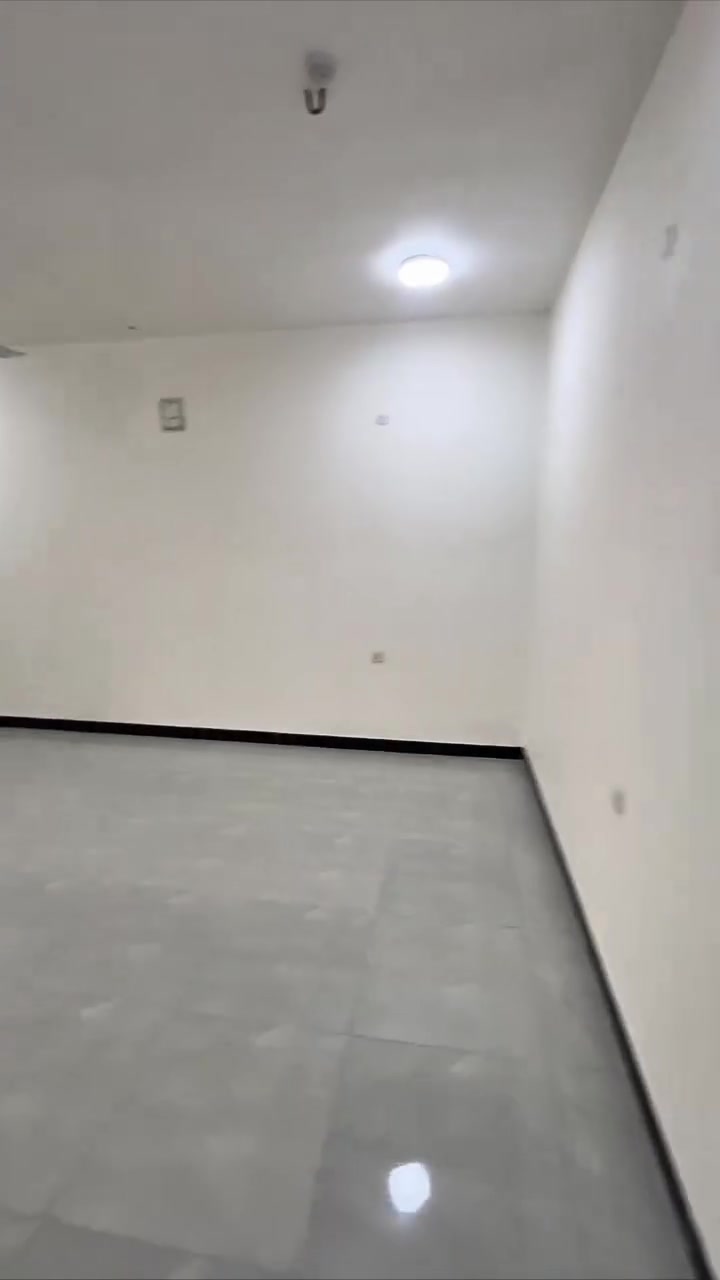 🌸 تعويض نقص – سكن طالبات
📍 المنصور / حي دراغ
قريب من التراث (5 د مشي) والنخبة والمعاهد
🏠 شقة جديدة – 3 غرف + 3 حمامات
✨ مطبخ مؤثث
👩‍🎓 العدد الحالي: 4
🔔 المطلوب:
• غرفة وحدها 300 ألف
• أو ثنين بغرفة 158 ألف للنفر
للاستفسار ***********
