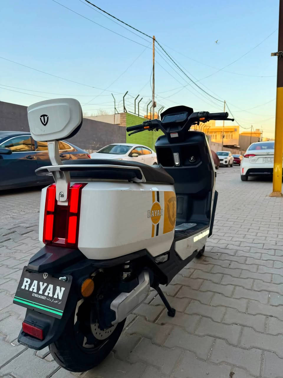 السلام عليكم ✋🏻للبيع دراجه شحن 🛵نوع ريان وحش الكون موديل2025 استخدام قليل 
6 بطاريات مسطره 🔋شرط الفحص 
ملف 2000
سرعه 80⚡️
نضام بارك🅿️
نضام بك
شاحن تلفون🔌
مثبت سرع رقم الهاتف☎️*********** السعر💵900الف وبيه مجال 
العنوان📍بغداد الكرخ الاولى الوشاش مقابيل مستشفى الطفل
