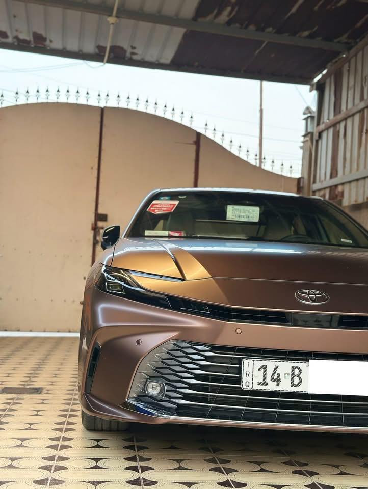 السلام عليكم تويوتا كامري للبيع موديل 2025 السيارة وكالة
ساز 

اعلى فئة بانزين بدون هايبرد GLE السيارة عليها تغليف PPF ضمان عشرة سنوات وايضاً حماية على جميع الجامات من ضمنها الامامية السيارة مصروف عليها هواي وبالعافية على الياخذها عداد الكيلومتر 17,000 قابل للزيادة المواصفات خير من الله وبعدها السيارة بحالة ممتازة واغراض الوكالة موجودة وياها من ملحقات وغيرها من امور السعر المطلوب ٣٣٠ وبيها مجال للمشتري 
رقمي للتواصل ***********
