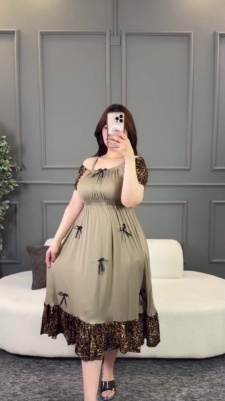 جديد اناقتي لموسم الصيف 2026
فستان ساحلي تطعيم تاكير فيونكات   😍

الخامه فانيلا زبده الاصلي فول ليكرا 💯

القياسات فري سايز يلبس وزن من 50 الى 85 كيلو

الدرزن استندر 6 اللوان 

سعر الدرزن 12 قطعه 72 الف 

سعر القطعه مفرد 7 آلاف فقط 

يوجد توصيل جميع المحافظات🇮🇶

للحجز @‏‪***********‬‏
