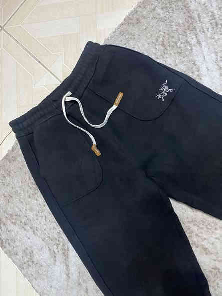قطعتین arcteryx
size_31_32
size _32_33
قطعە نظافە%100
توصیل_جمع
***********
