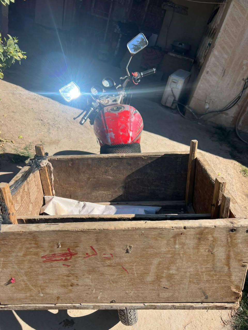 دراجه للبيع نضيفه وكامله كل نقص ما بيه أوراقه اصوليه موجوده وجاهزه من كلشي المكان واسط حفريه ناحيه تاج الدين والسعر 275 الف وبيه مجال الاستفسار أكثر الاتصال على الرقم ***********
