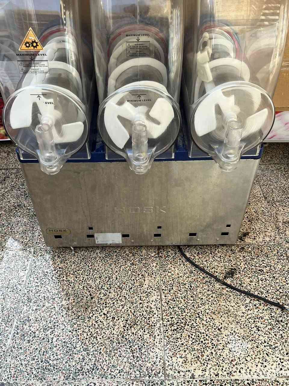 سلام عليكم مكاين ازبري تلاث احواض اخو جديد بلادي عدد ٣مكاين نضيف جدا مكاني بغداد ***********
