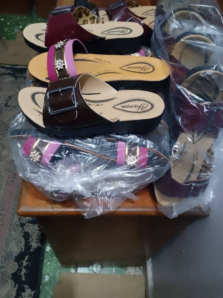 السلام عليكم يوجد لدينا شحاطات نسائيه تركي طبي قياس من 36 إلى 40 بيع شلعه كل الكمية 125 درزن الاتصال على الرقم *********** يوجد وتساب
