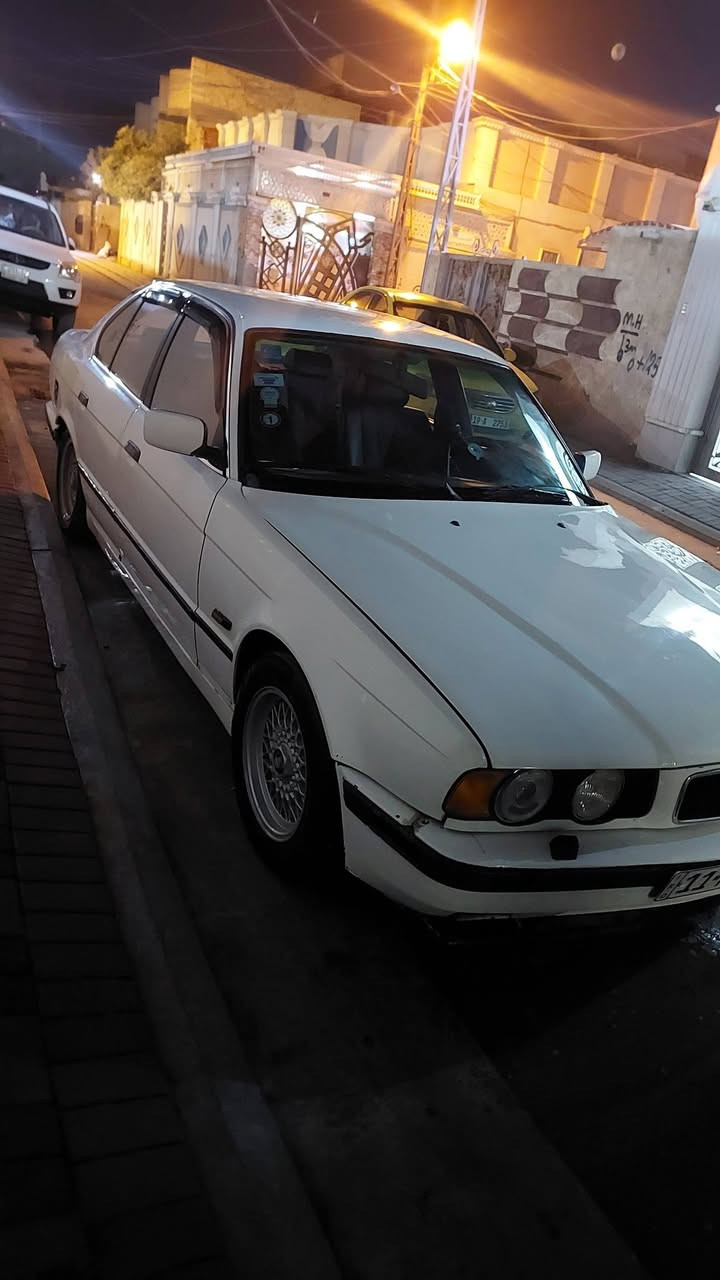 سلام عليكم BM 535 السيارة مناقصها برغي غرفتها جديدة 
صبغ جديد محرك ٦ 
ترايك وين مايعجبك 
اريد مراوس بكمارو


**إذا كنت صاحب هذا الإعلان وتريد حذفه لأي سبب، رجاءا أرسل رسالة إلى الدعم الفني**