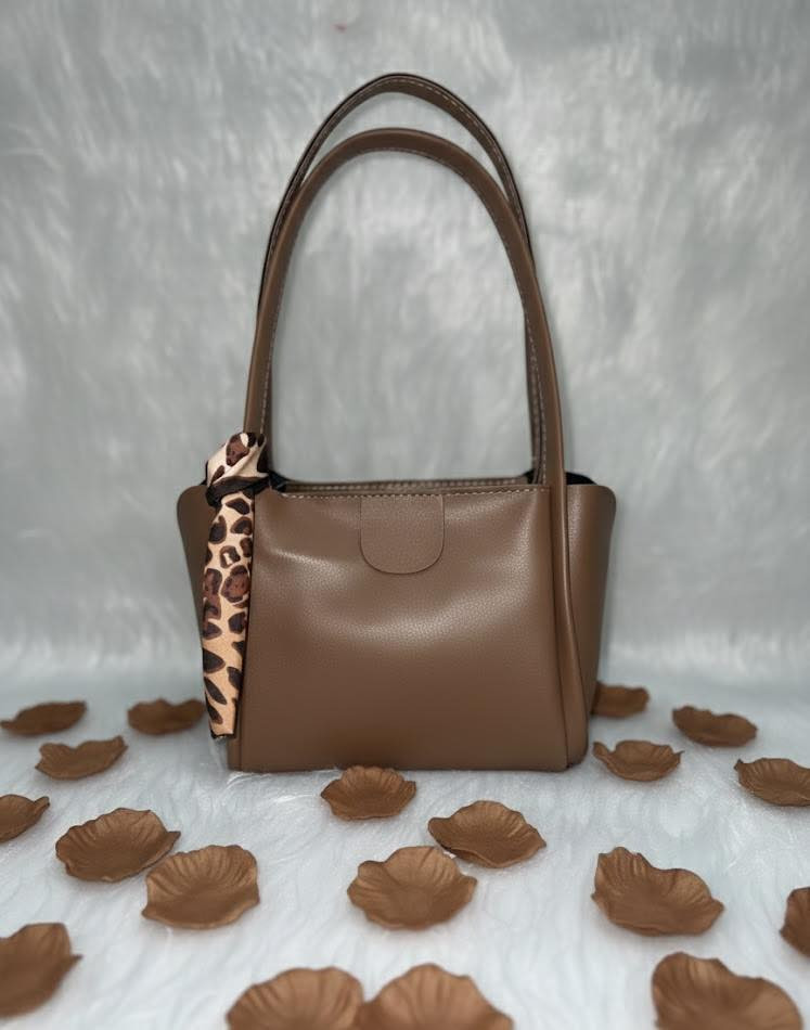 حقائب سوفت
كوالتي عالي✅
تركي درجة اولى 1
متوفر 9 الوان🎨
القطعة 15 الف
القطعتين 25 الف
التوصيل مجاني


**إذا كنت صاحب هذا الإعلان وتريد حذفه لأي سبب، رجاءا أرسل رسالة إلى الدعم الفني**