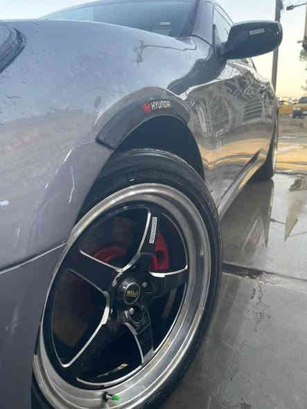 السلام عليكم للبيع هونداي جنيسز كوبيه 2012 رقم بغداد انكليزي مميز بالسمي وهزه جديده سياره بدون حادث فقط صبغ 4قطع ليبل واحد شرط بجم كبس جنطه كبس بيه جراد خفيف بالقماره كير مكينه مكفولات صدر امامي خلفي تايرات باتتري جديد سياره مناقصه شي جاهزه ع اخر حبايه اي نقص مابيه ادامه كامله مسويله تبريد ثلج فول مواصفات  
1بصمه

2 تحكمه استيرن جهتين 

3شفتات استيرن 

4 شاشه لمس 

5 دمام صوت

6 حاكيه 

7مري كهربائي 

8كشنات رياضي

9 ويلكب 18 مال موستنك تو سايز 

10 دبل صالنصه 

11حساس اطار

12 مانع انزلاق 

13كير اوتو +عادي 
سعره 79بيه مجال قليل مكاني بغداد الشعب
***********
