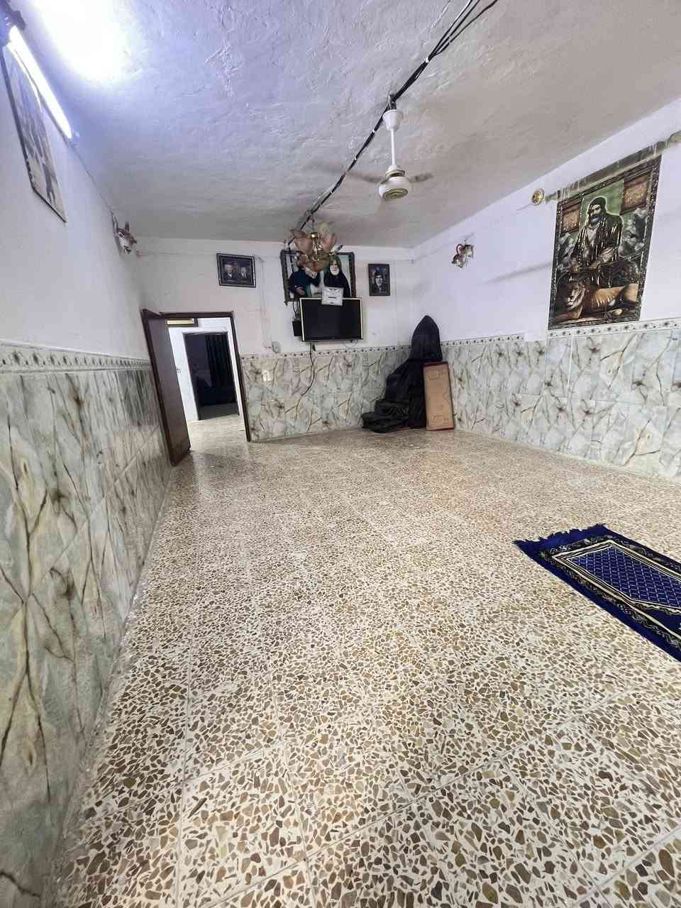 سلام عليكم بيت بغداد الحسينية سكلات بل 13 قروب شارع ال20 مساحة 200متر قاط ونص4غرف نوم وصالة وستقبال كلش جبيرة مطبخ وهول وترك تصال *********** وتساب فقط ‭0787 421 9399‬سعر مناسب خاص
