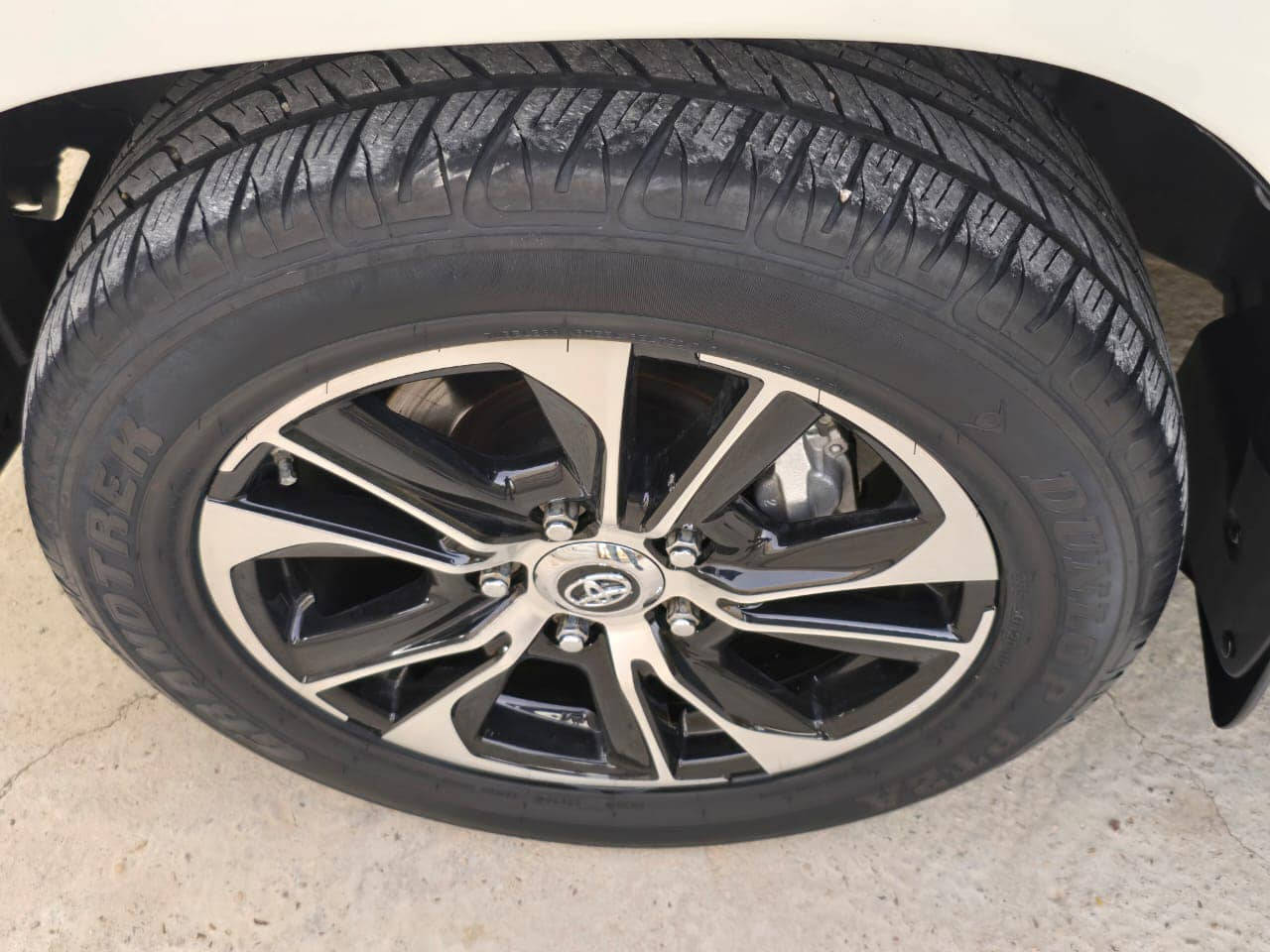 سلام عليكم 
لاندكروز للبيع 
موديل 2017
فول موصفات 
ماشي 70الف حقيقي
مكاني بغداد 
اتصل على رقم 
***********
