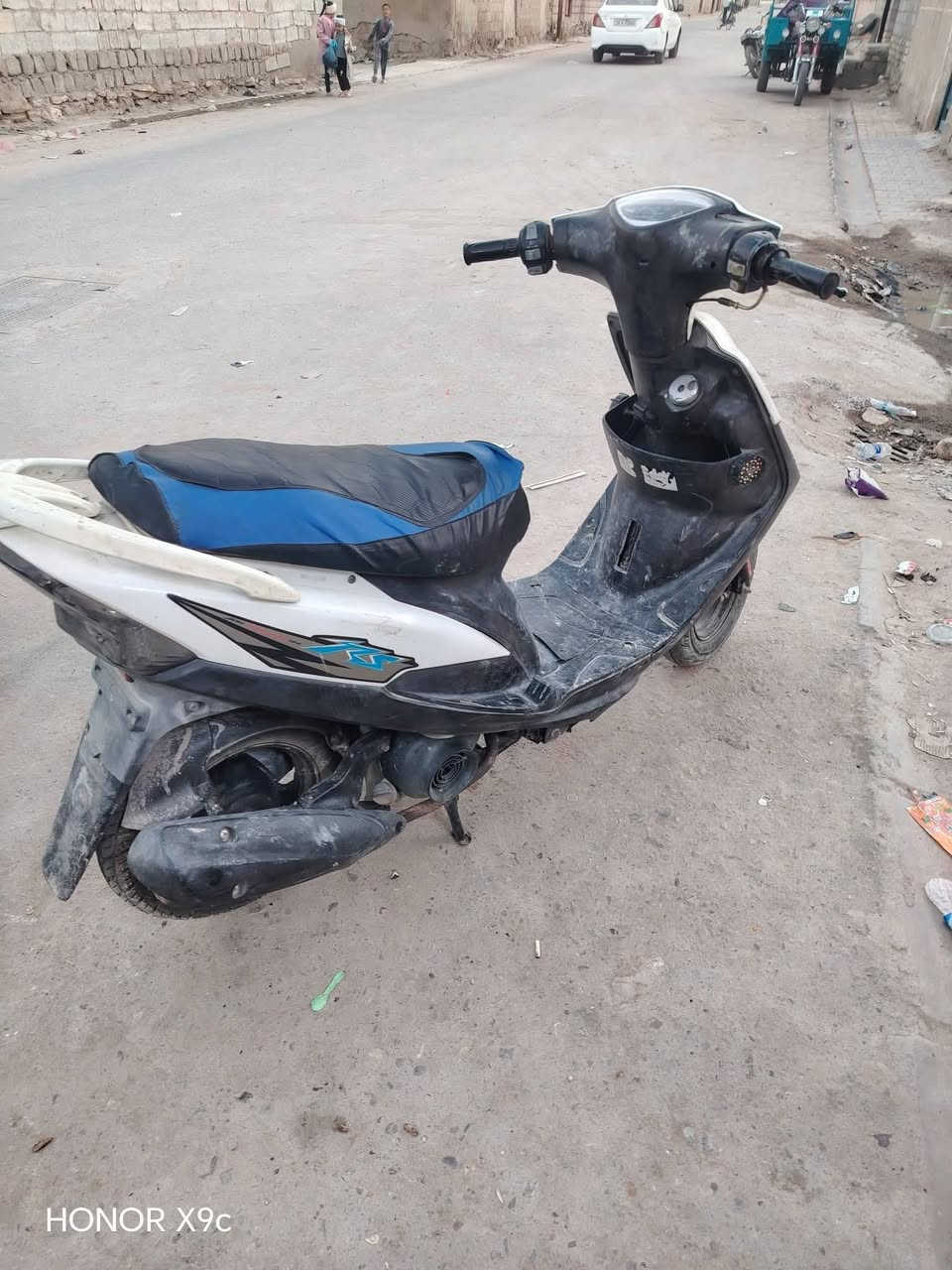 السلام عليكم دراجه ماكس عدله للبيع  مكينه شرط ما مفتوح برغي   دراجه حلوه ورزنه رايده ب500  تجي تفحص وتشوفهه
***********
