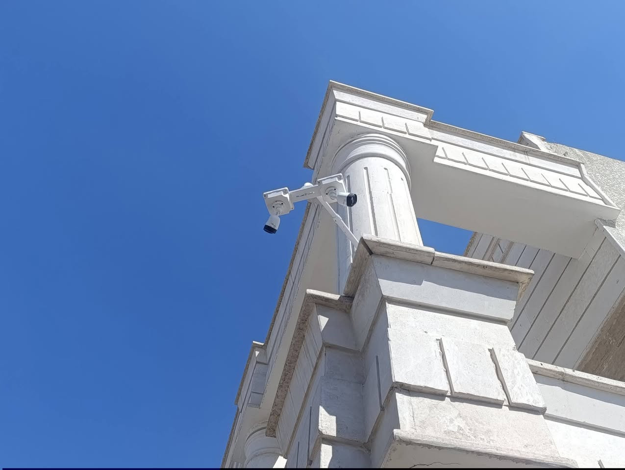 مكتب السيد لكاميرات المراقبة في ذي قار 
يقدم لكم الحلول التقنية والاستشارات الهندسية في عالم الاتصالات وتكنلوجيا المعلومات 
اعمالنا 
1- ربط لنكات MW المايكرويف ولجميع الاجهزة والماركات .
2- تجهيز وربط كاميرات المراقبة من ماركات عالمية ( دهوا وهيكفجين )  IP و انلوك .
3- تجهيز و صيانة مستمرة ومعتمدة  للمنظومات الانترنت والكاميرات للوكالات والمطاعم والشركات .
4- تجهيز وربط نظام صوتي متكامل لجميع الاماكن .
5- لحام الكيبل الضوئي .
6- بدالات اتصال داخلي .

شعارنا المصداقية و الدقة في العمل بأقل التكاليف 

بأدارة مجتبى
***********
