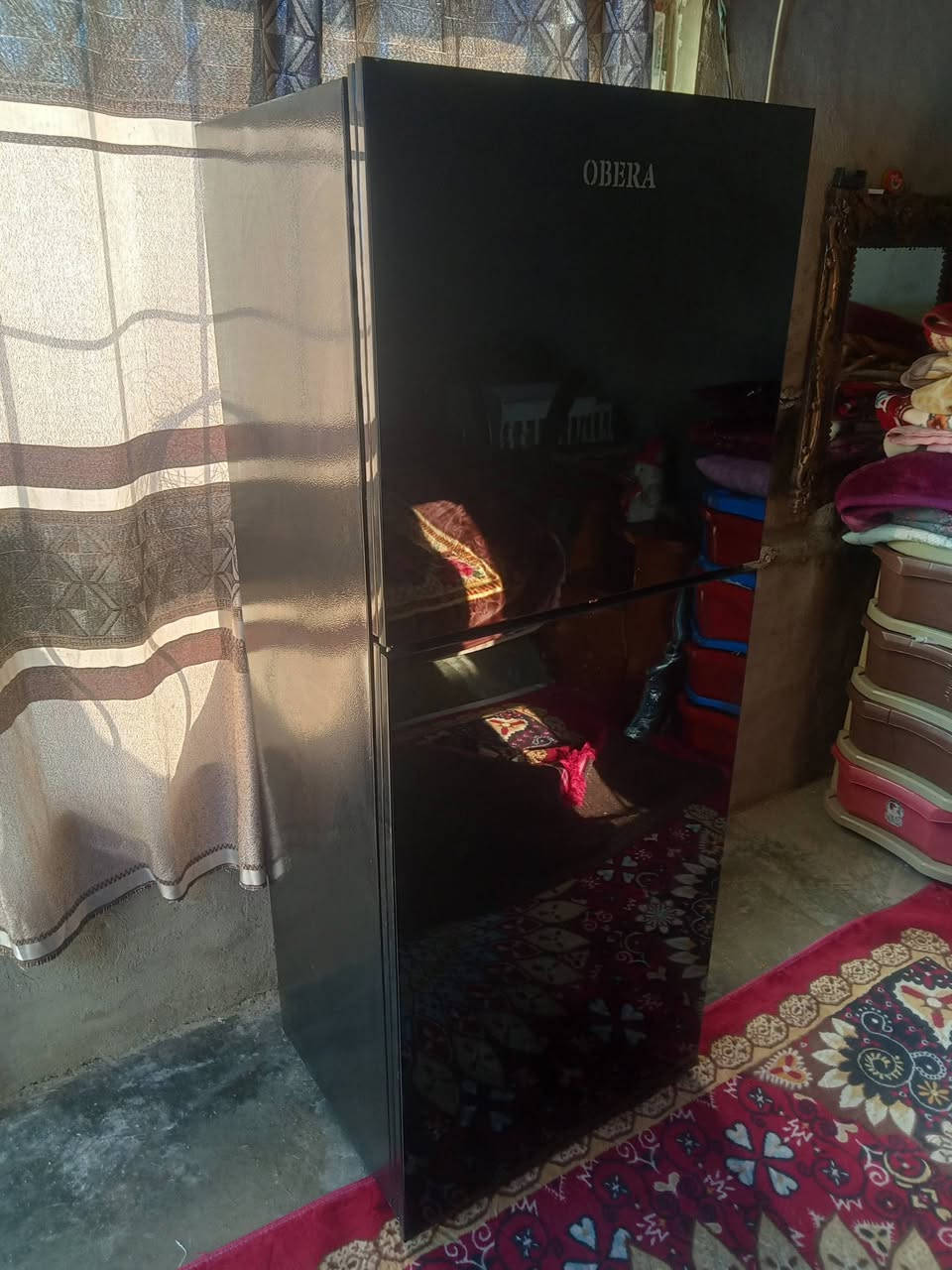 ثلاجة ماركه مستعمل شي قليل حجم 24 السعر 350
اتصل ***********
