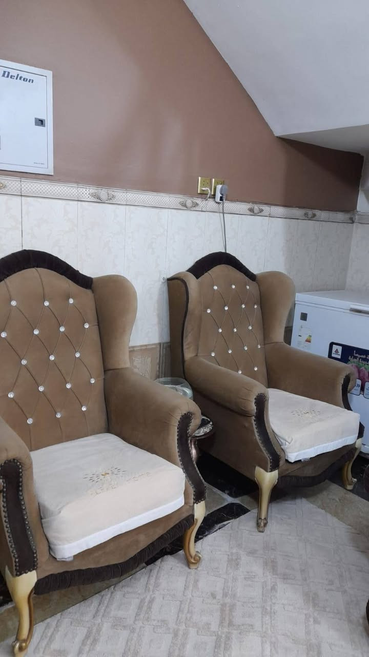تخم للبيع ١٠ مقاعد نظيف جدا بغداد *********** بي واتساب
