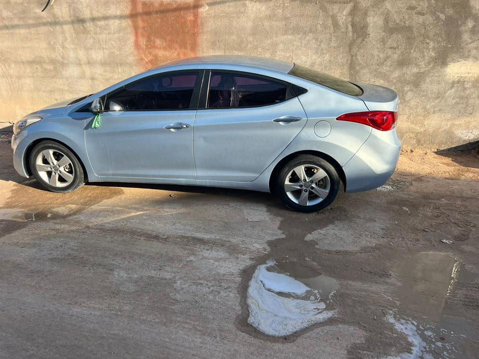 النترا موديل 14 كصه جنطه ارقام شمالي السعر 52 و بيها مجال قليل للبيع فقط المكان بصره سياره جاهزه تبريد تدفئه حداديه جديده ***********
