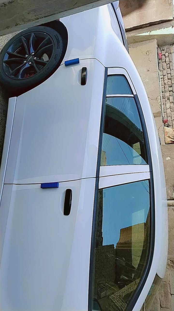 السلام عليكم شباب 
جارجر sxt 2018 للبيع ... السيارة خليجية كفالة عامة بيها بس بارد على كد اصبع يم قبق البانزين ماشية 87 
مكاني بابل ***********
