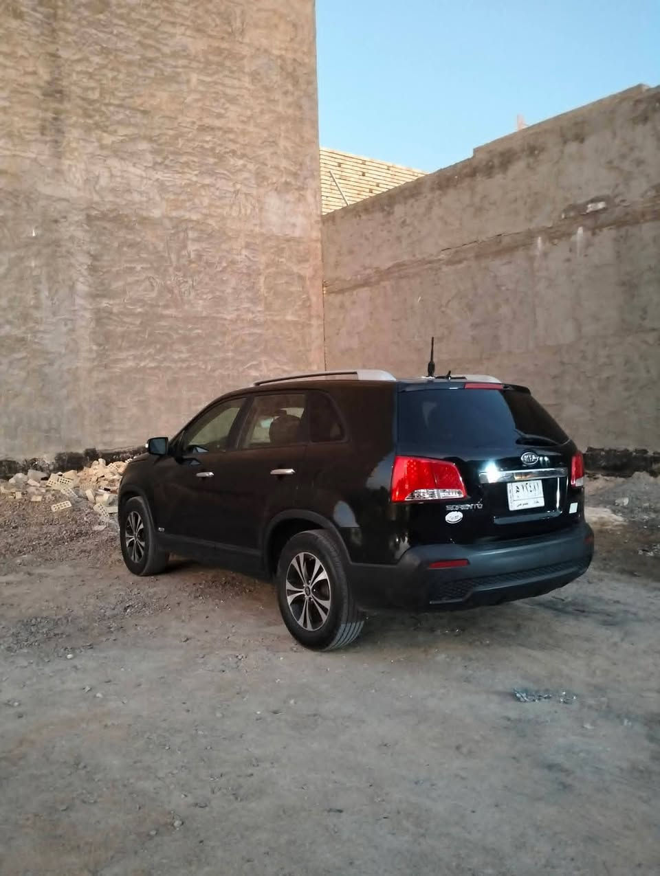 سلام عليكم سورنتو موديل2013 تايرات جدد محرك كير مكفول تبريد قطعتين 7 راكب 6 سلندر دوش 9 ايرباك تحكم ستيرن 4 جهات مثبت سرعه شاشه كبيره كامره خلفيه بيهه بس البنيد جارد ورشينا فقط والباقي رصعات خفيفه ماتبين السعر 130 تحويل ثاني يوم راعيهه ابن عمي المكان الفلوجه رقم الهاتف ***********  ‏‪‏ ‏‪‏‪***********
