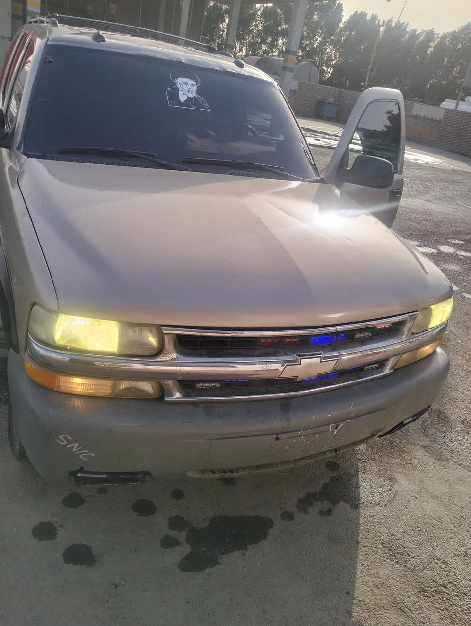 السلام عليكم من رخصه الادمن سياره أدوات شوفر سوبر بان موديل 2006مصبوغه عام لجماليه مكفوله من الكص لسياره جاهزه من كل النواحي السعر40 وبيه مجال لشراي مكان السياره الشعب بوب الشام الرقم ***********
