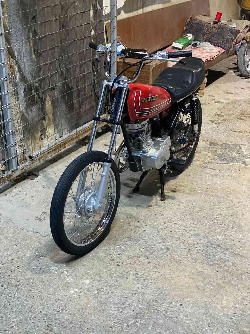 سلام عليكم دراجه للبيع نامه اصلي شاصي موديل 21 اوراق اصولي 7 اوراق ويه المكاتبه تعميره كله 25 العنوان حله قرب جسر الطهمازيه السعر خاص  رقمي ***********
