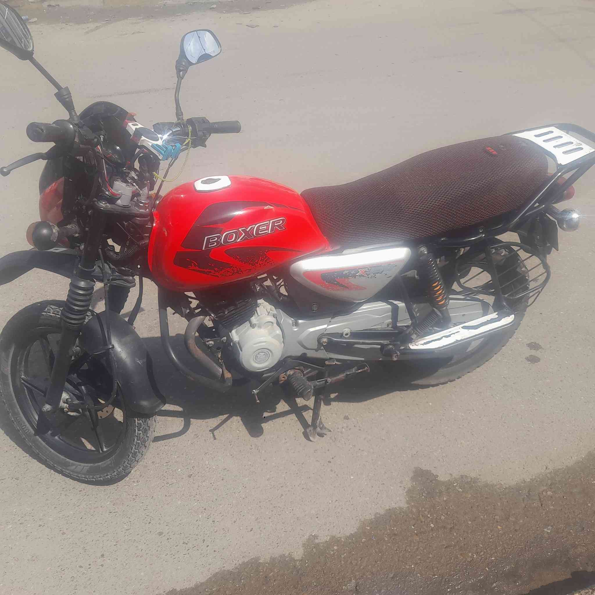 دراجه بوكسر موديل 21 رقم وسنويه
ملاحظه :  راعيها  ما اندله

دراجه جاهزه وخير من الله

السعر 1300 وبيها مجال للشراي

العنوان بغداد مدينه الصدر 

***********
