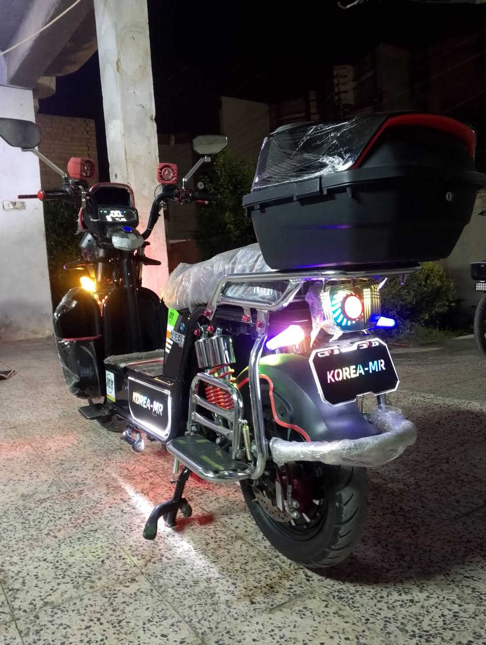 السلام عليكم موطور نظيف كل شيء ما ناقصه جديد بطاريات عدد سته  كهربائيات شغاله الفحص رايده مراوس اباتشي وانطي فرق قليل والاستفسار على رقم *********** واتساب
