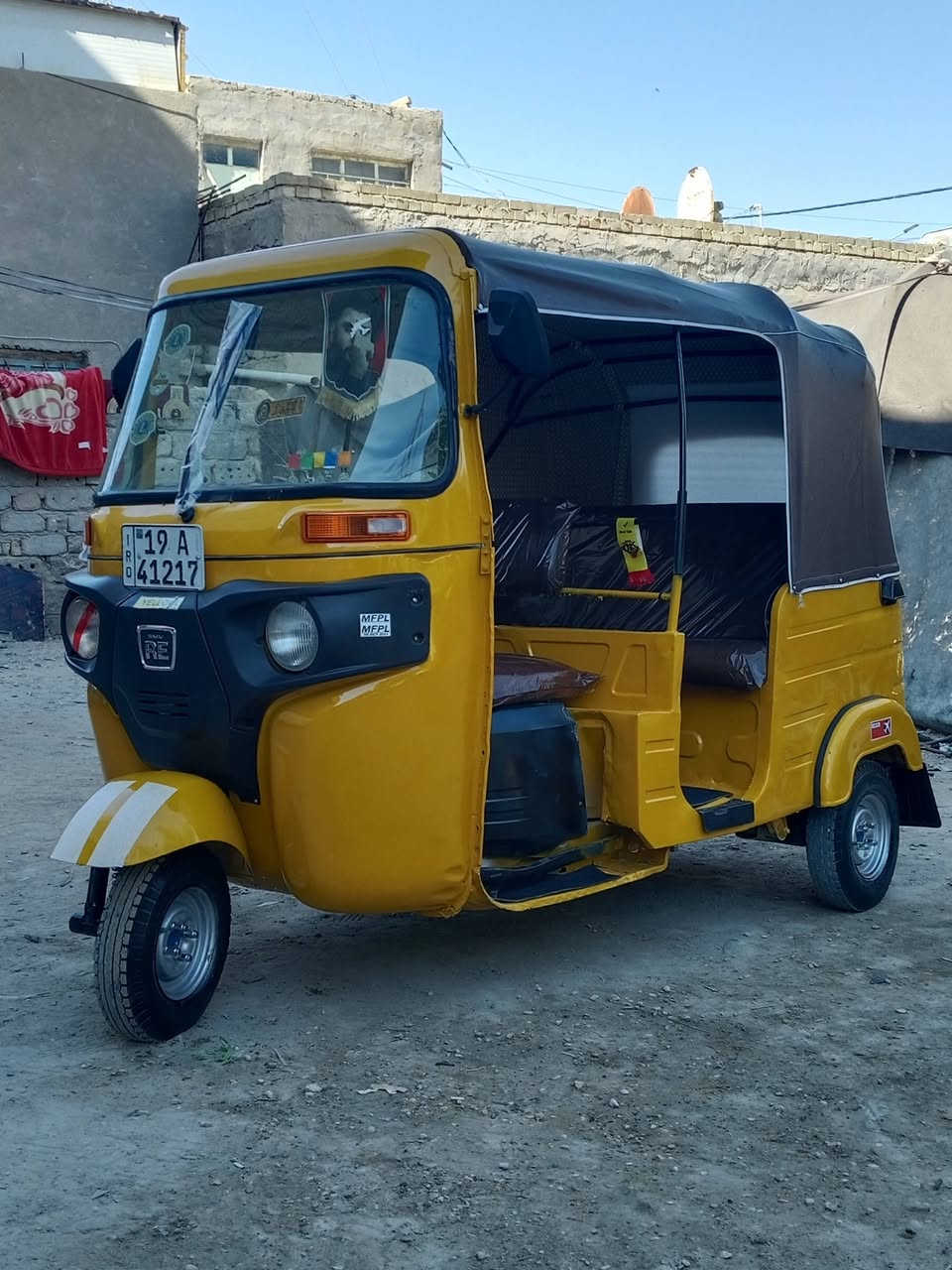 من رخصة الادمن 
السلام عليكم.    تكتك 20شهر 12
رقم وسنوية بسمي امداور ثاني يوم  كهربائيات كلهه جديد تخم تاير جديد جادر جديد  كماليتة كلهة جديدة التكتك حلوة ونضيفة 
شاد مكينة 22 شرط مامفتوح برغي بي مامفتوحة 
مصبوغة صبغ عام لجمالية بيهة طخة فقط يم البكلايت 
السعر 6/100بيهه مجال شي قليل هاي مال جناي 
مكان كربلاء حي العسكري 
الاتصال بالرقم***********
