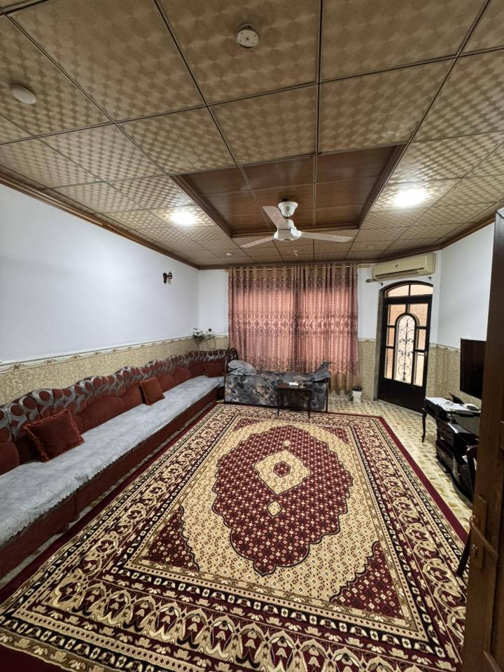 دار للبيع حي البكر مساحة ٢٠٠متر واجة٩بناء نضيف طابق واحد سعر مناسب فديو الدار في التعليقات 
مكتب المملكة للعقار سايدين الاخاء
***********
***********
