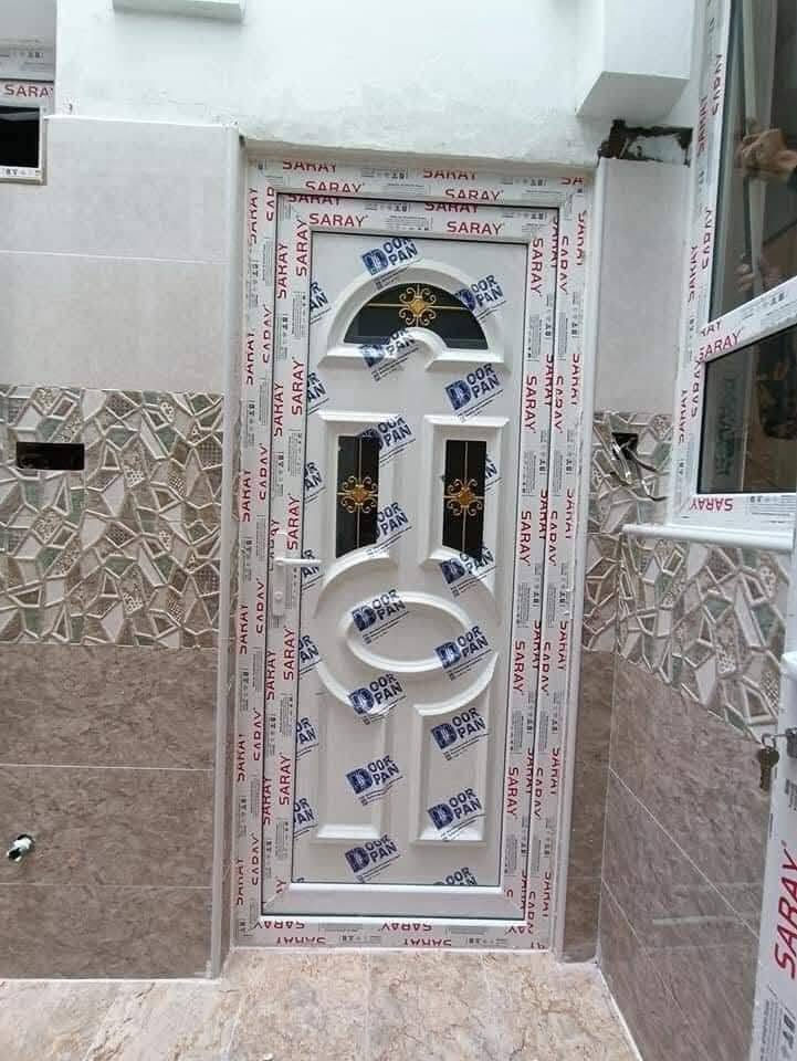 جلسات مزارع ...كرفانات ... محجرات ابواب شبابيك سلايت شبابيك بلاستك ابواب جام وتوفر سلايتات مضليه للشبابيك ... ***********......*********** ... تريد صيني تريد تركي تريد عراقي .... كلشي متوفر وقسط متوفر وكل الهلا
