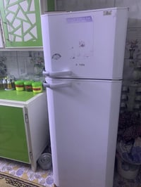 للبيع ثلاجة باب اول نظيفة تبريدهة يخبل فريزر ثلج سعر 175وبيهة مجال وال...