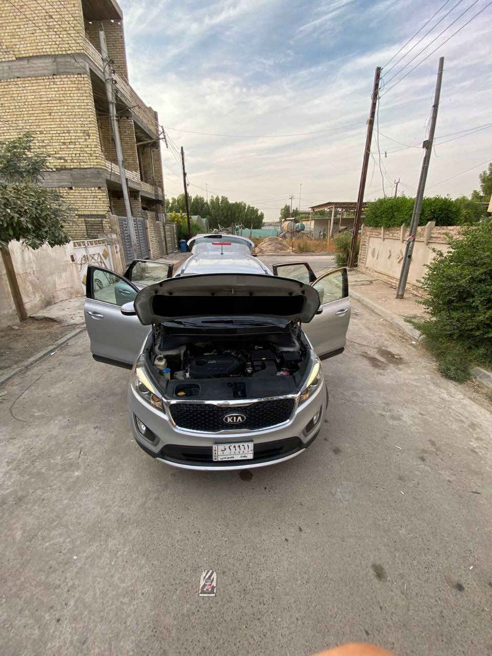 السلام عليكم 
 كيا سورنتو  2016 EX
محرك 4 سلندر تيربو  بدون محسن
من امريكا كلين تايتل
ب عراق صار كم قطعه بيه (بدون دواخل) بيها سونار 
دفع رباعيAWD 
3 أنظمة قيادة
بصمة
كرسي كهرباء للسائق 
كراسي نظام تدفئة 
مرآه تعتيم ذاتي ECM

شاشة تدعم Apple CarPlay + Android Auto
نظام ترحيب 
تحكم ستيرن
تبريد قطعتين
يدات نيكل مع قفل مركزي( رقم بغداد بأسمي)
مكاني بغداد الكرخ السعر 139 وبيها شي بسيط 
للتواصل *********** واتساب
