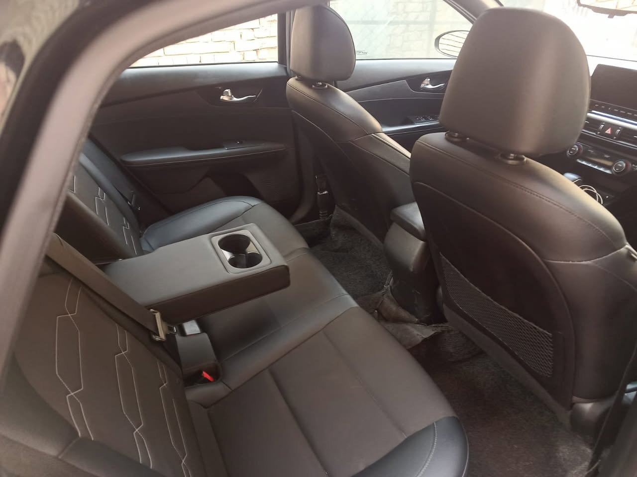 السلام وعليكم سياره فورتي جي تي لاين موديل 2022فول ماشيه  62 مايل صور الحادث مرفقه بل صور صار بيها حادث بل عراق باب الصدر مبدل السياره جاهزه من كلشي مكاني بغداد حي القاهره الضباط اي استفسار هذا رقمي ***********
