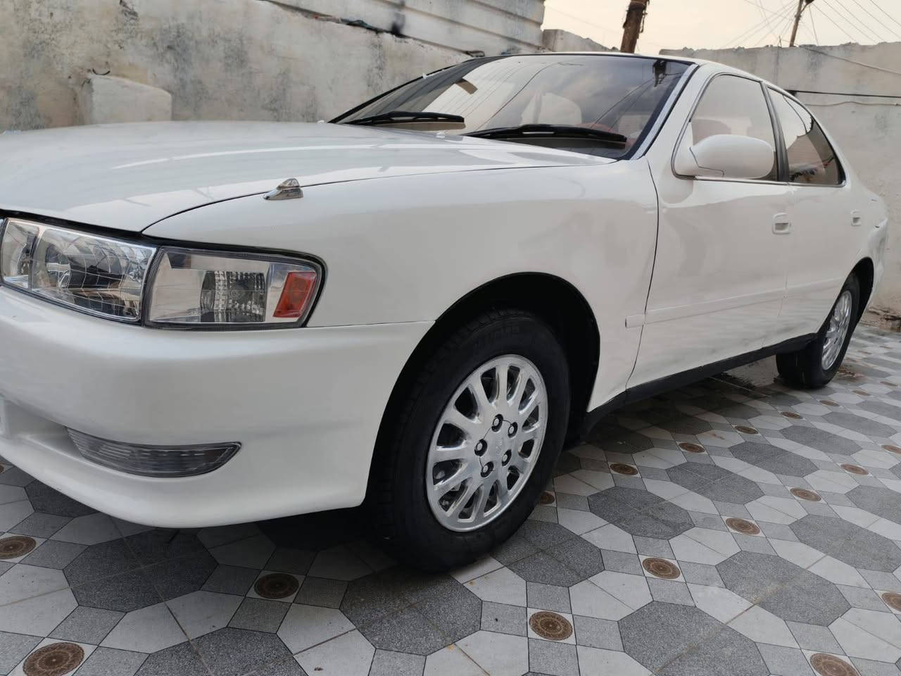 مكلف بلنشر 
تويوتا كرسته نفخ لون ابيض موديل 93
رقم بصره أليف مشروع وطني سنويه  مجدده
كفاله من الكص والنقل الجثه  والعيب الشرعي والراعي والتحويل والغرامات 
مكينه وكير ثنين ونص شرط كفاله طك كارتون
حداده وتخم تاير جاهزه 
غرفه جديده
كهربائيات كلها شغاله 
السعر 67 
العنوان البصره
***********
