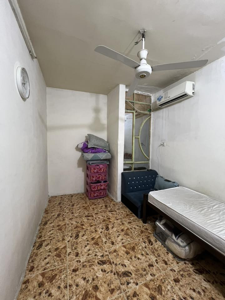 مشتمل 40 متر للبيع موقع ممتاز لايوجد جار مقابل المنزل
يحتوي على صالة وحولي وخدمات+ غرفتين نوم
العنوان الشعب مقابل سوق 4000 قرب مدرسة الشعب الاساسية
للاستفسار ***********
