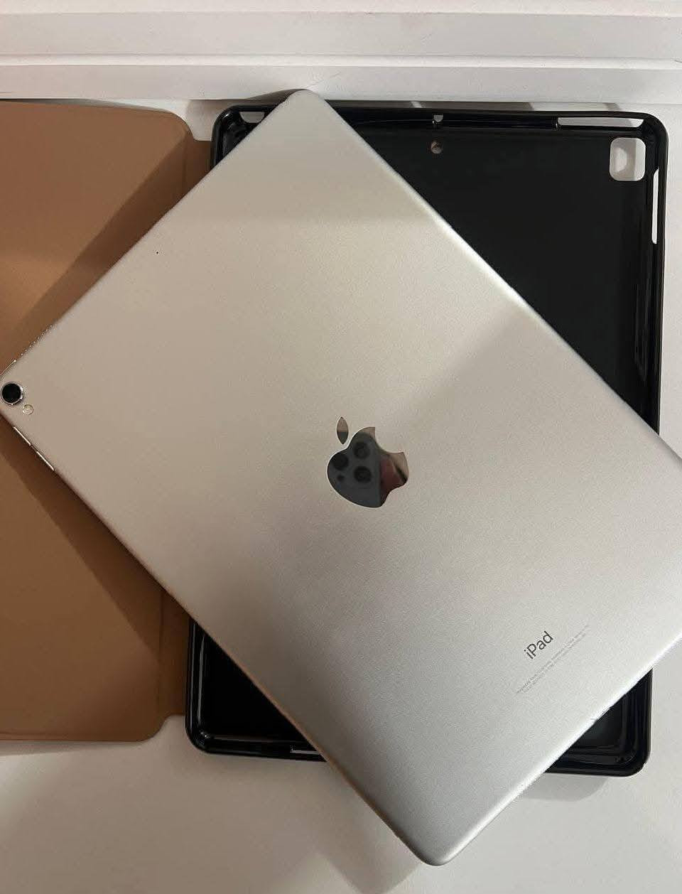 السلام عليكم
للبيع او المراوس شعندك نزل مبايلات او ايبادات  بيع بسعر 300وبي مجال للشراي وما ارجع احد انشاء الله وماختلف ويه احد ملحقات الجهاز شاحنه اصليه وكفر دفتري ولزكه ضد الكسر 

ايباد 10 برو جهاز غني عن تعريف سماعات ستريو اربع مايكات صوت محيطي وعزل قوي ذاكره 64 بطاريه 91  جهاز اخو الجديد شخط واحد مابي عله وضع شركه برغي واحد ممفتوح منه فول الفول نضافه 100/100 يجي ويا شاحنه اصليه وكفر دفتري ولزكه ضد الكسر

للبيع او المراوس 
للاستفسار اكثر مراسله الصفحه الخاص مفتوح


**إذا كنت صاحب هذا الإعلان وتريد حذفه لأي سبب، رجاءا أرسل رسالة إلى الدعم الفني**