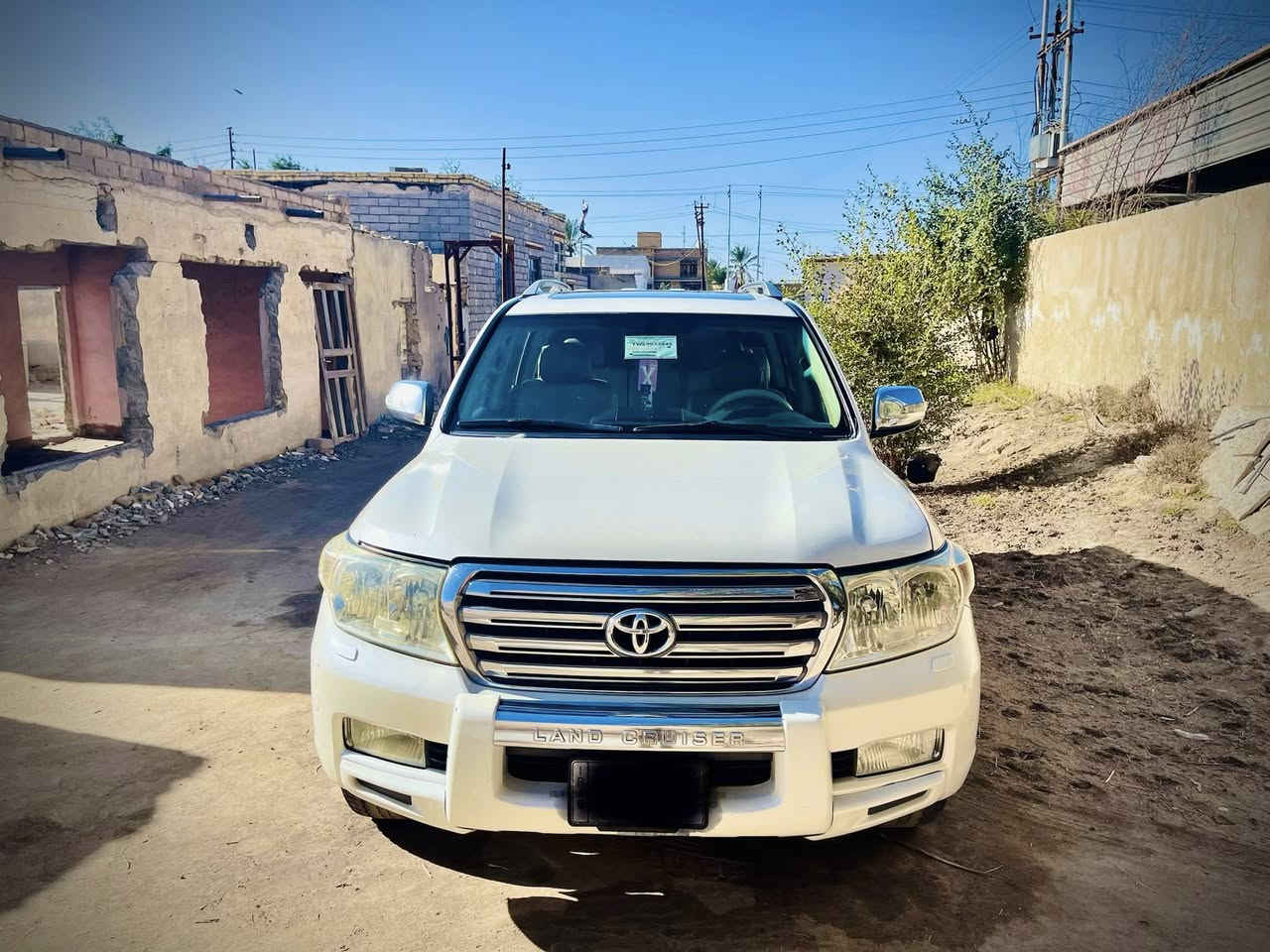 سيارة لاند كروزر للبيع موديل ٢٠١١ السعر ثلاث شدات ونص المكان ذي قار كرمة بني سعيد للاستفسار الاتصال على هذا الرقم ***********
