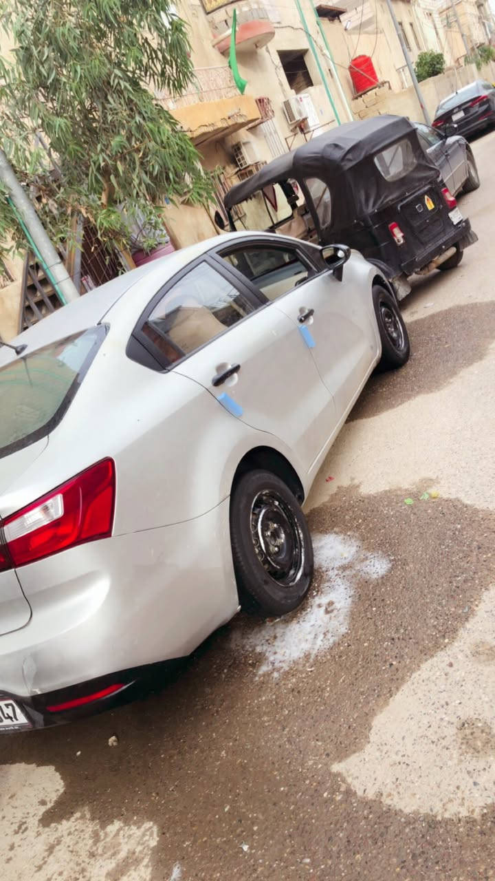 سلام عليكم 
كيا ريو ادوات موديل 2015 
كصه جنطه متومه وكامله
محرك 1600 
بيع او مراوس مكاني بصره 
*********** بي واتساب
