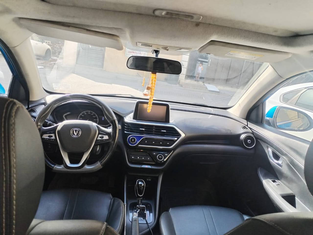 شانجان ايل سفن موديل 22 ماشيه 100 سياره جاهزه كل نقص مابيه السعر 11مليون وسعره كلش  مناسب مكان السياره كراده جادريه *********** ملاحظه نقصه بس بوجكتر امامي فقط
