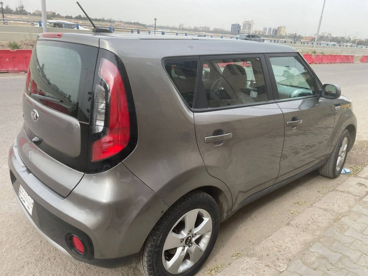 كيا صول موديل 2019 وارد أمريكي محرك 1600 لون فيلي بجم كبس بصمة عدد 2 كشنات مخمل كاميرا رقم بغداد ، ماشية 46 الف ميل، ضررهه الصندوق الخلفي ، السيارة عندي من دخلت للعراق إلى اليوم ، السعر 120$، مكاني بغداد شهداء السيدية تليفون *********** بغداد, العراق
