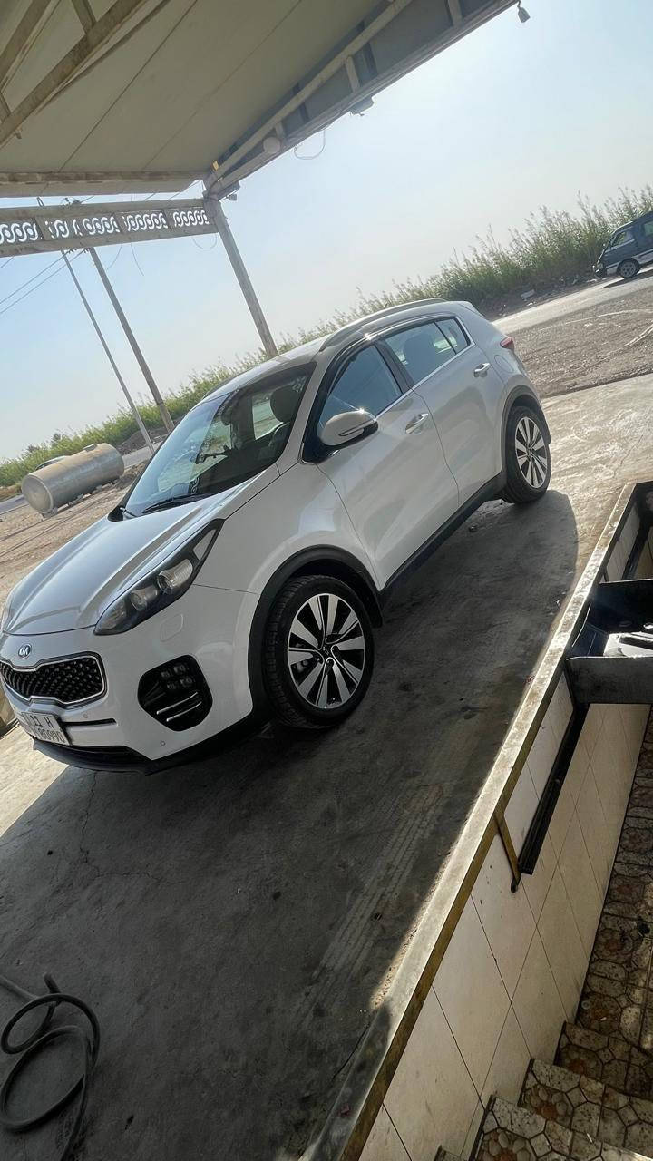 السلام عليكم 
سبورتج للبيع 2018 خليجي رقم بغداد السونار مرفق بالمنشور السعر 187 ورقة وبيها مجال 
***********
