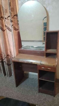 ميز تواليت • طابورية • بابل