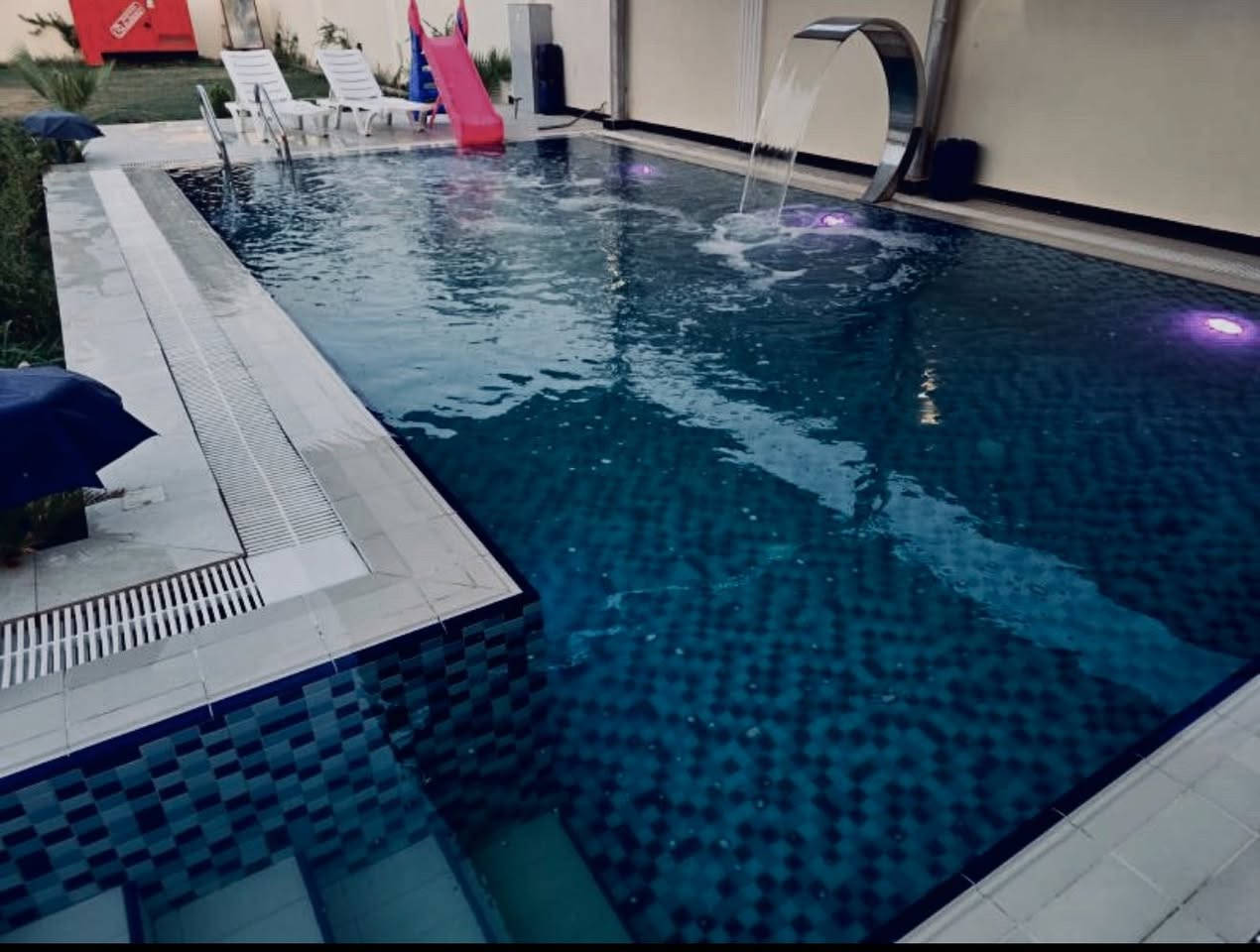 💫🌴 مـزرعــة أبــراك –  🌴💫
🌿 الشفت الكامل الصباحي: 100ألف
🌿 الشفت الكامل المسائي: 125ألف

🌿 والخميس مسائي 150

🌿 الجمعه صباحي 125

والمسائي 150

---

💥 العرض القنبلة – الحجز الثالث مجاني تماماً! 💥

احجز مرتين خلال أسبوع واحد،
واحصل على الثالث مجاناً بالكامل 😍
عرض لا مثيل له في أي مزرعة ببغداد!
⏳ العدد محدود والعروض مستمرة لفترة قصيرة فقط!
---
📍 الموقع:
بغداد – الدورة – البوعيثة (بعد مرقد الشيخ زوين)
🚗 على بُعد 15 دقيقة فقط من
---
🏡 مزرعة أبراك… رفاهية بكل تفاصيلها:
✨ بناء حديث نظيف بالكامل
🌸 حديقة واسعة مزروعة بالورود والأشجار
💦 مسبح بتعقيم وفلاتر حديثة
🔥 جلسة شواء خارجية رومانسية
⚡ كهرباء 24 ساعة
🚻 صحيات غربية حديثة
🏓 ألعاب للكبار – 🎠 ألعاب للأطفال
---
🧧 كل شخص إضافي: 15 ألف دينار
🛑 الشروط:
🚫 ممنوع إدخال الخمور
🚫 الإدارة غير مسؤولة عن الغرق
---
✅ موثوقة عبر تطبيق “أجرلي”
📲 للحجز والاستفسار:
📞 ***********
