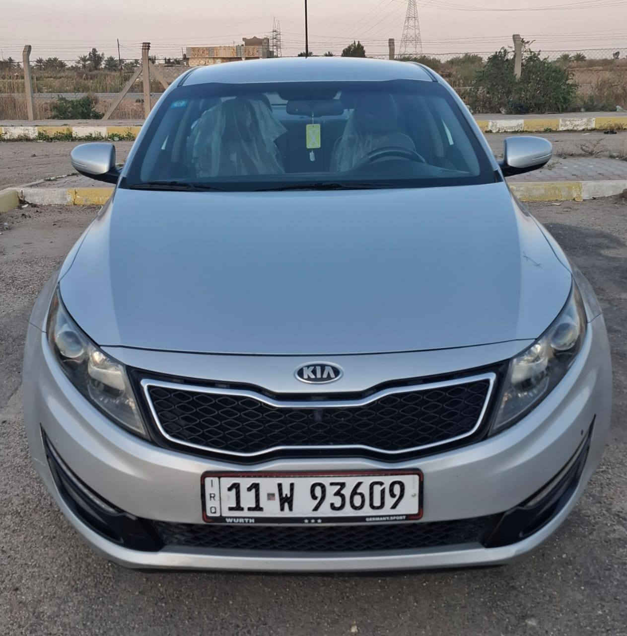 معلومات السياره
اوبتما موديل ٢٠١٣
لون سلفر
رقم بغداد انكليزي 
السنويه بأسمي لحد ٢٠٣٠
وارد امريكي حادثها باب خلفي وجاملغ خلفي جهة السائق 
الباب مبدل اصلي والجاملغ معدل ومصبوغ
بدون دواخل 
ايرباكات سليمه 
المسافه المقطوعه ٦٣٠٠٠ ميل
محرك ٢٤٠٠ GDI
كشن السائق كهربائي
تبريد قطعتين 
شاشه 
بصمة تشغيل وبصمة ابواب 
اريل نافكيشن
تشغيل واطفاء عن بعد 
مري شفط واشاير بالمري 
شاشة اعطال 
رسالة ترحيب
حساسات اماميه وخلفيه 
كاميرا أماميه وخلفيه
مانع انزلاق
كروز (مثبت) سرعه
قفل أطفال 
شفتات سرعه
نظام ايكو
كشنات جلد 
ويل كب كروم ١٧
سويجات بصمه عدد ٢
لد نهاري

سياره مال بيت ما متعوبه
الملاحظات:-
الشاشه بيها عطل اللمس ما يشتغل بس الصور تنعرض عليها وممكن خصم تبديلها من سعر البيع..بيها بعض الشخوط السطحيه البسيطه مكحله.
سعر البيع ١٣٥ ورقه وبيها شويه مجال.
رقم الموبايل ***********/العنوان// بابل اسكندرية.. شارع الطاقه..مجمع العمارات السكنية حلة, بابل
